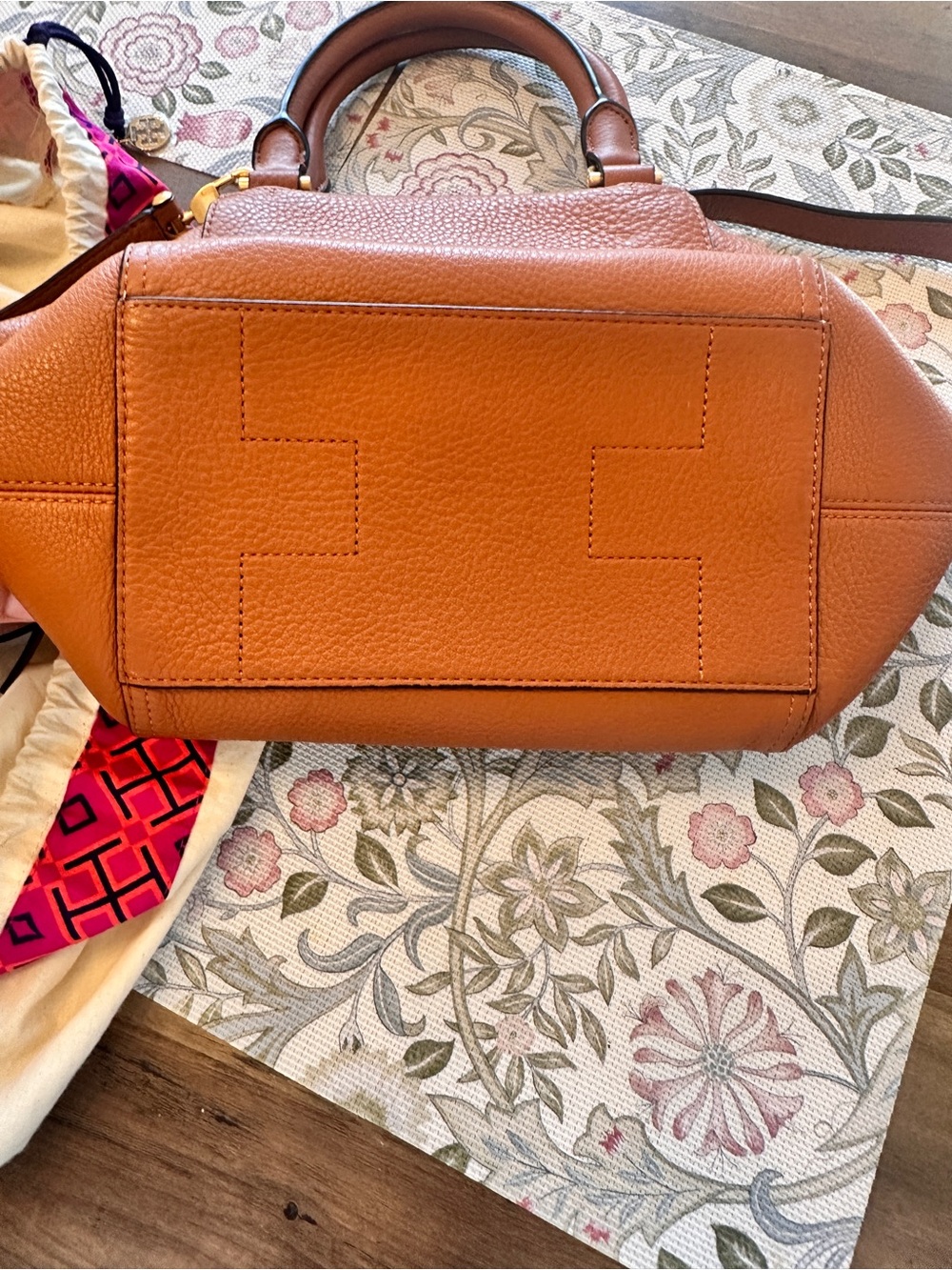 Authentic Tory Burch half moon bag - Picture 5 of 12